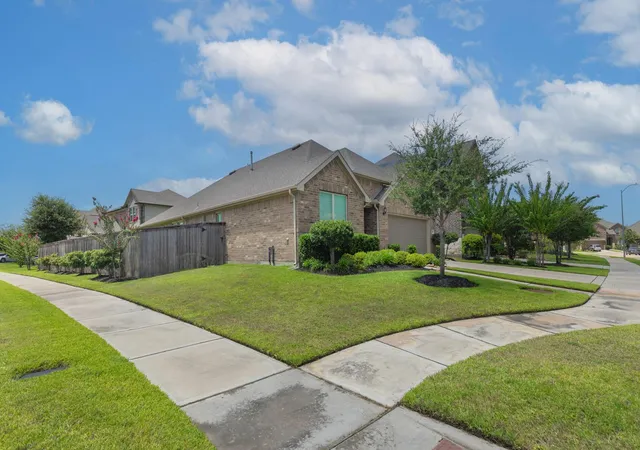 Photo 2 of Single family home for sale at 11603 Winthrop River Trl, Richmond, TX 77406 | MLS# 54822627 | Listing updated on 2026-08-29