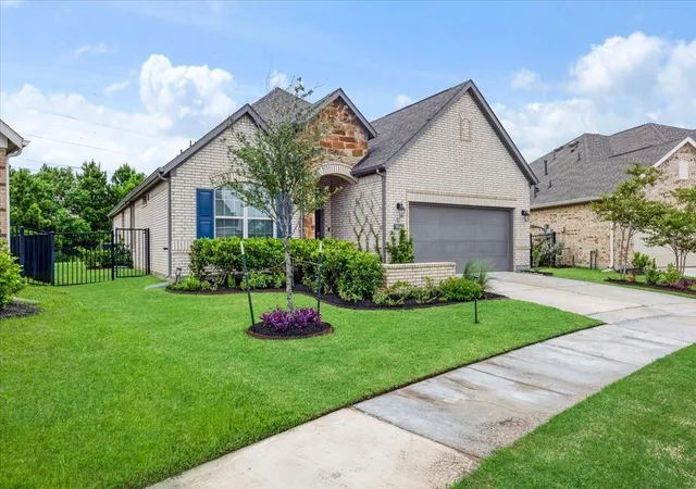 Photo 2 of Single family home for sale at 10947 Water Hyssop Ln, Cypress, TX 77433 | MLS# 10616993 | Listing updated on 2026-09-13