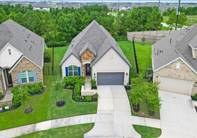 Photo 4 of Single family home for sale at 10947 Water Hyssop Ln, Cypress, TX 77433 | MLS# 10616993 | Listing updated on 2026-09-13