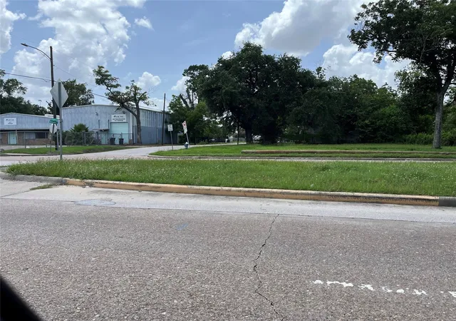 Photo 3 of Land for sale at 629 Melbourne, Houston, TX 77022 | MLS# 3035112 | Listing updated on 2026-09-22