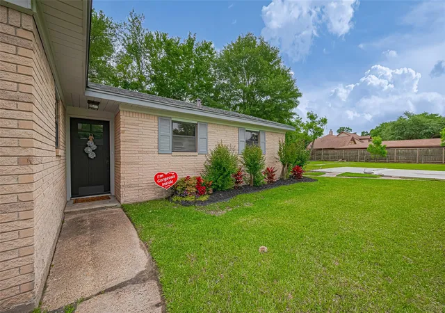Photo 2 of Single family home for sale at 111 N 11th Street, Highlands, TX 77562 | MLS# 41060894 | Listing updated on 2026-08-30