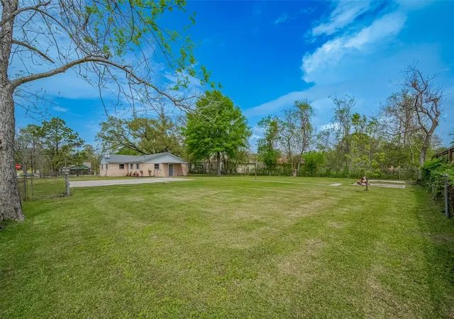 Photo 3 of Single family home for sale at 111 N 11th Street, Highlands, TX 77562 | MLS# 41060894 | Listing updated on 2026-08-30