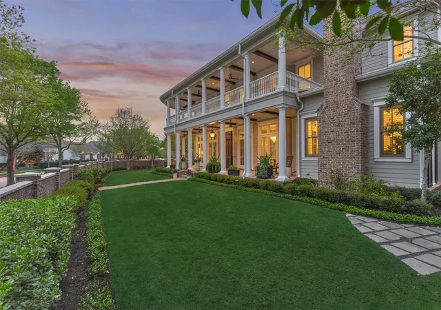 3rd image of 22 E Shore Dr, Spring, TX 77380 | MLS# 26864343
