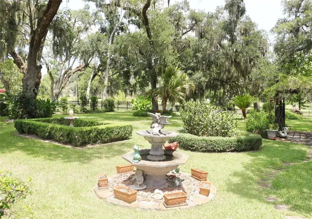 17th image of 1927 Oak Island Dr, Lake Jackson, TX 77566 | MLS# 93135030