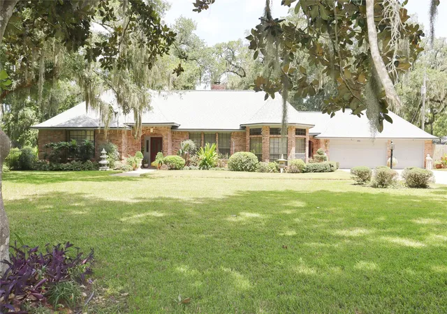 1st image of 1927 Oak Island Dr, Lake Jackson, TX 77566 | MLS# 93135030