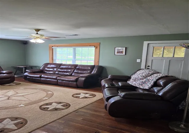 Photo 3 of Sale Pending at 4910 Fm 3012 Rd, Wharton, TX 77488 | MLS# 50211750 | Listing updated on 2026-09-09