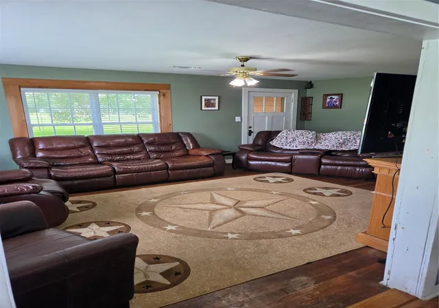 Photo 4 of Sale Pending at 4910 Fm 3012 Rd, Wharton, TX 77488 | MLS# 50211750 | Listing updated on 2026-09-09