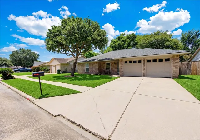 1st image of 2314 Goodrich St, Pearland, TX 77581 | MLS# 53752168