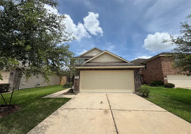 Photo 3 of Sale Pending at 12935 Almeda Xing Ct, Houston, TX 77048 | MLS# 32872279 | Listing updated on 2026-09-05