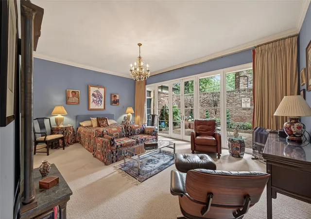 Photo 3 of Sale Pending at 2030 Southgate Blvd, Houston, TX 77030 | MLS# 17762805 | Listing updated on 2026-09-03