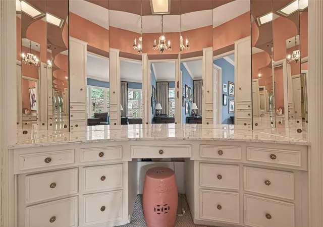 Photo 4 of Sale Pending at 2030 Southgate Blvd, Houston, TX 77030 | MLS# 17762805 | Listing updated on 2026-09-03