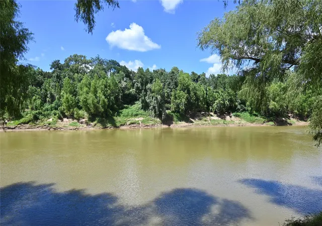5th image of 111 6Th St, Rosenberg, TX 77471 | MLS# 95448239