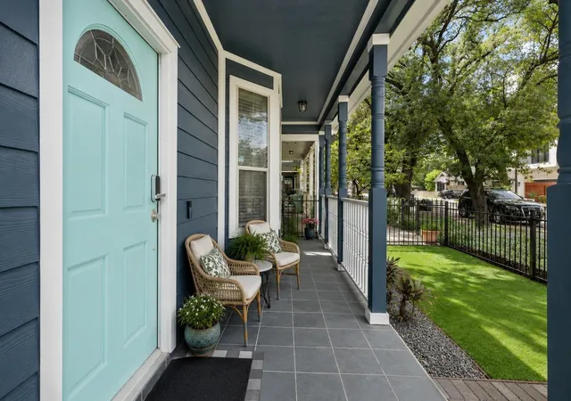 2nd image of 240 W 26th St, Houston, TX 77008 | MLS# 31729331