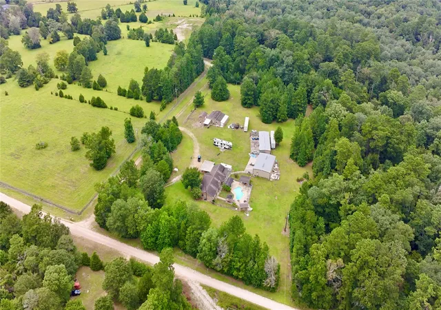 2nd image of 160 Kennedy Dr, Livingston, TX 77351 | MLS# 98874823