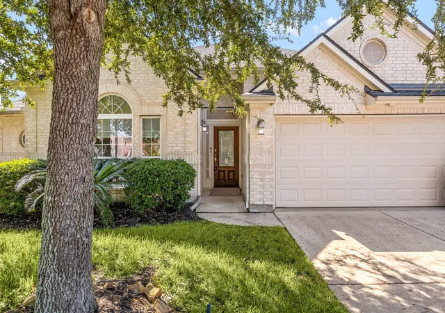 Photo 2 of Single family home for sale at 19926 Brookway Oak Ct, Spring, TX 77379 | MLS# 4656563 | Listing updated on 2026-09-14