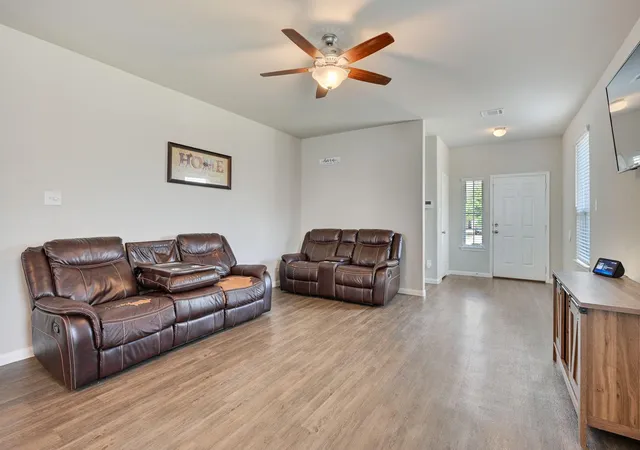 2nd image of 4706 Los Pines Wy, Bryan, TX 77807 | MLS# 70899716