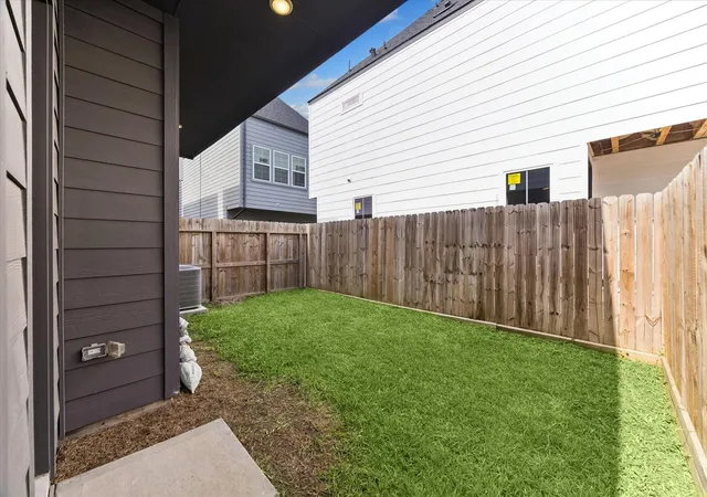 21st image of 3012 Jensen Springs Ln, Houston, TX 77026 | MLS# 29510338