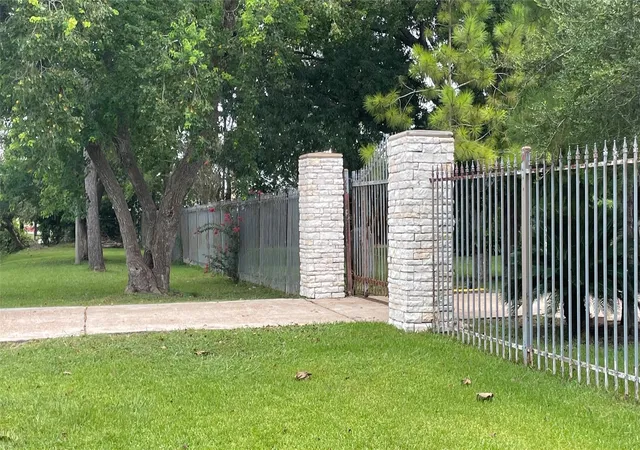 35th image of 4920 Almeda Genoa Rd, Houston, TX 77048 | MLS# 11260670