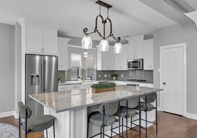 2nd image of 3002 E Lake Falls Cir, Spring, TX 77386 | MLS# 30064443