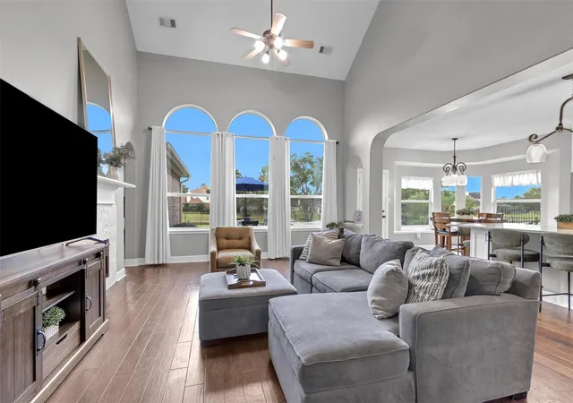 3rd image of 3002 E Lake Falls Cir, Spring, TX 77386 | MLS# 30064443