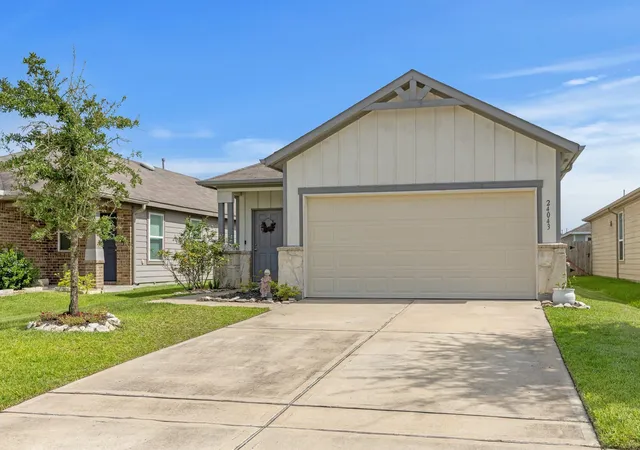 Photo 4 of Single family home for sale at 24043 Hay Needle Ln, Hockley, TX 77447 | MLS# 3583856 | Listing updated on 2026-10-11