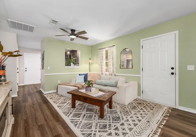 Photo 1 of Single family home for sale at 902 Mark St, Lufkin, TX 75904 | MLS# 33467919 | Listing updated on 2026-08-28