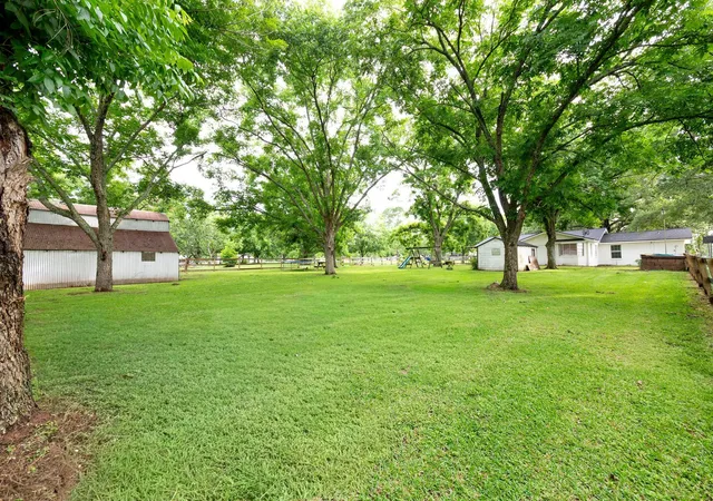 Photo 3 of Single family home for sale at 2103 Holly St, East Bernard, TX 77435 | MLS# 34810022 | Listing updated on 2026-09-18