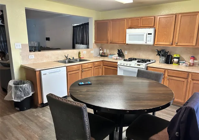 Photo 4 of Sale Pending at 18814 Remington Park Dr, Houston, TX 77073 | MLS# 36383061 | Listing updated on 2026-08-27