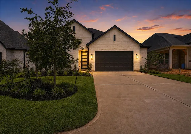 Photo 1 of Single family home for sale at 407 Flt Rock Trl, Conroe, TX 77304 | MLS# 13823772 | Listing updated on 2026-09-13