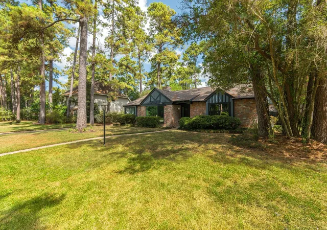 2nd image of 1915 Seven Oaks Dr, Kingwood, TX 77339 | MLS# 42220222