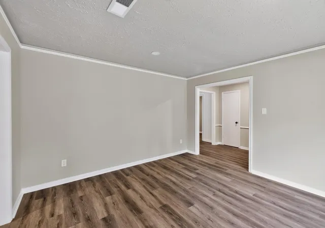 Photo 4 of Single family home for sale at 1915 Seven Oaks Dr, Kingwood, TX 77339 | MLS# 42220222 | Listing updated on 2026-09-19