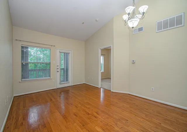 Photo 4 of Sale Pending at 1330 Old Spanish Trl #5305, Houston, TX 77054 | MLS# 48711001 | Listing updated on 2026-08-31