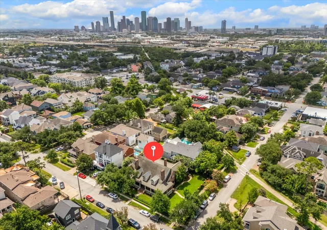 3rd image of 408 E 7Th St, Houston, TX 77007 | MLS# 77223922