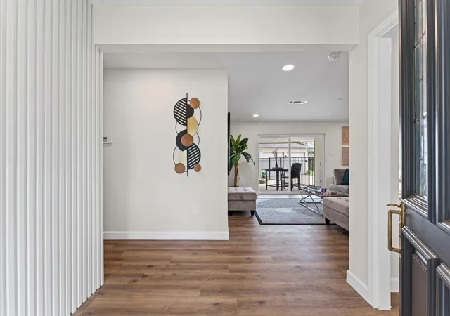 2nd image of 1918 Stebbins Dr, Houston, TX 77043 | MLS# 71057894