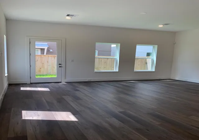 5th image of 7506 Carver Rd #B, Houston, TX 77088 | MLS# 14729419