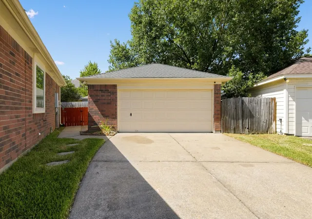 Photo 3 of Single family home for sale at 19034 Canyon River Ln, Houston, TX 77084 | MLS# 65967011 | Listing updated on 2026-08-22