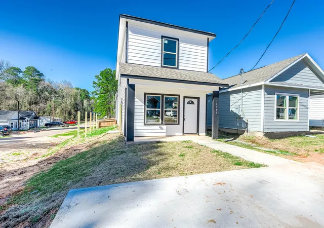 Photo 2 of Single family home for sale at 16986 W Hammon, Montgomery, TX 77316 | MLS# 96364626 | Listing updated on 2026-08-17