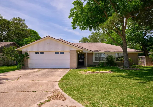 1st image of 1426 Mahlmann St, Rosenberg, TX 77471 | MLS# 31631451
