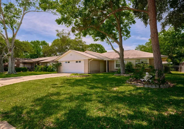 2nd image of 1426 Mahlmann St, Rosenberg, TX 77471 | MLS# 31631451