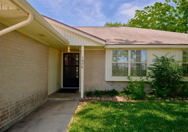 Photo 4 of Single family home for sale at 1426 Mahlmann St, Rosenberg, TX 77471 | MLS# 31631451 | Listing updated on 2026-09-14