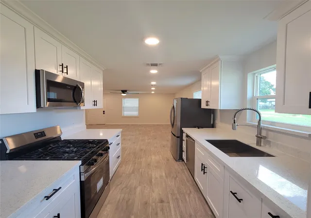 2nd image of 116 Tanner St, Brazoria, TX 77422 | MLS# 24001768