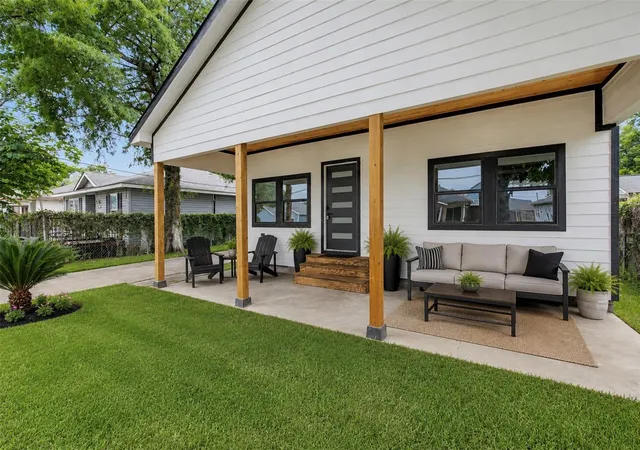 1st image of 2338 Lidstone St, Houston, TX 77023 | MLS# 37420485