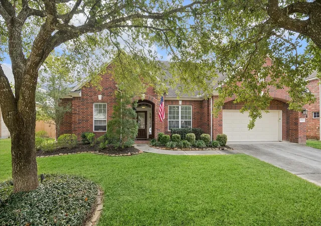 Photo 1 of Sale Pending at 15515 Amber Holw Ln, Cypress, TX 77429 | MLS# 27761386 | Listing updated on 2026-09-02