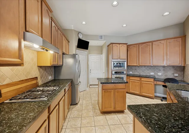 Photo 3 of Sale Pending at 15515 Amber Holw Ln, Cypress, TX 77429 | MLS# 27761386 | Listing updated on 2026-09-02