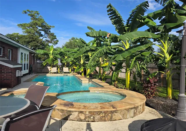 Photo 3 of Sale Pending at 15515 Amber Holw Ln, Cypress, TX 77429 | MLS# 27761386 | Listing updated on 2026-09-02