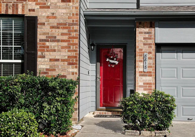 2nd image of 8818 Willow Spur Dr, Tomball, TX 77375 | MLS# 34581478