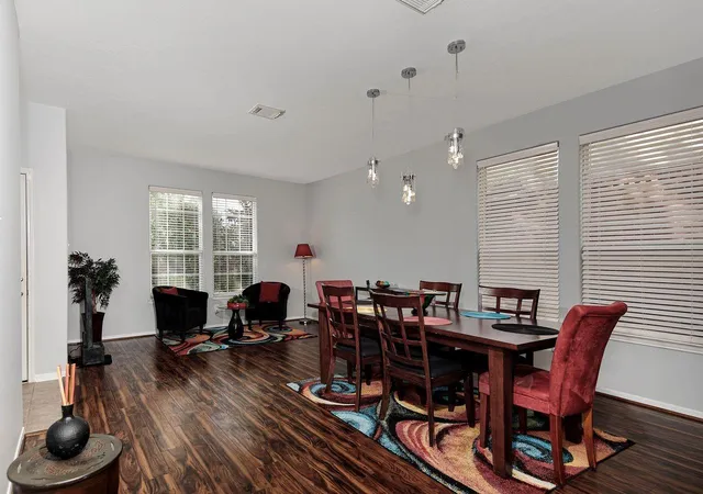 3rd image of 8818 Willow Spur Dr, Tomball, TX 77375 | MLS# 34581478