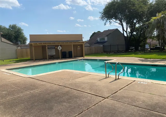 15th image of 12124 Burdine St, Houston, TX 77035 | MLS# 65142634