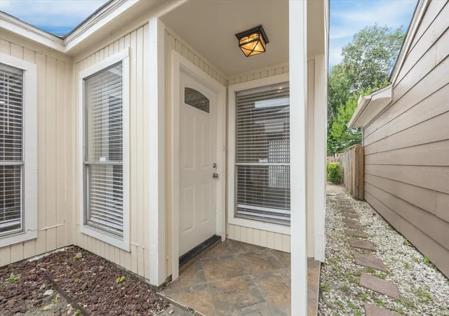 3rd image of 12124 Burdine St, Houston, TX 77035 | MLS# 65142634
