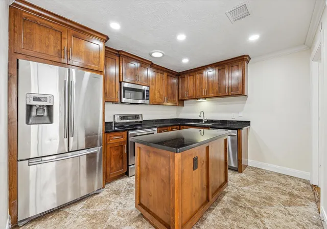 5th image of 12124 Burdine St, Houston, TX 77035 | MLS# 65142634